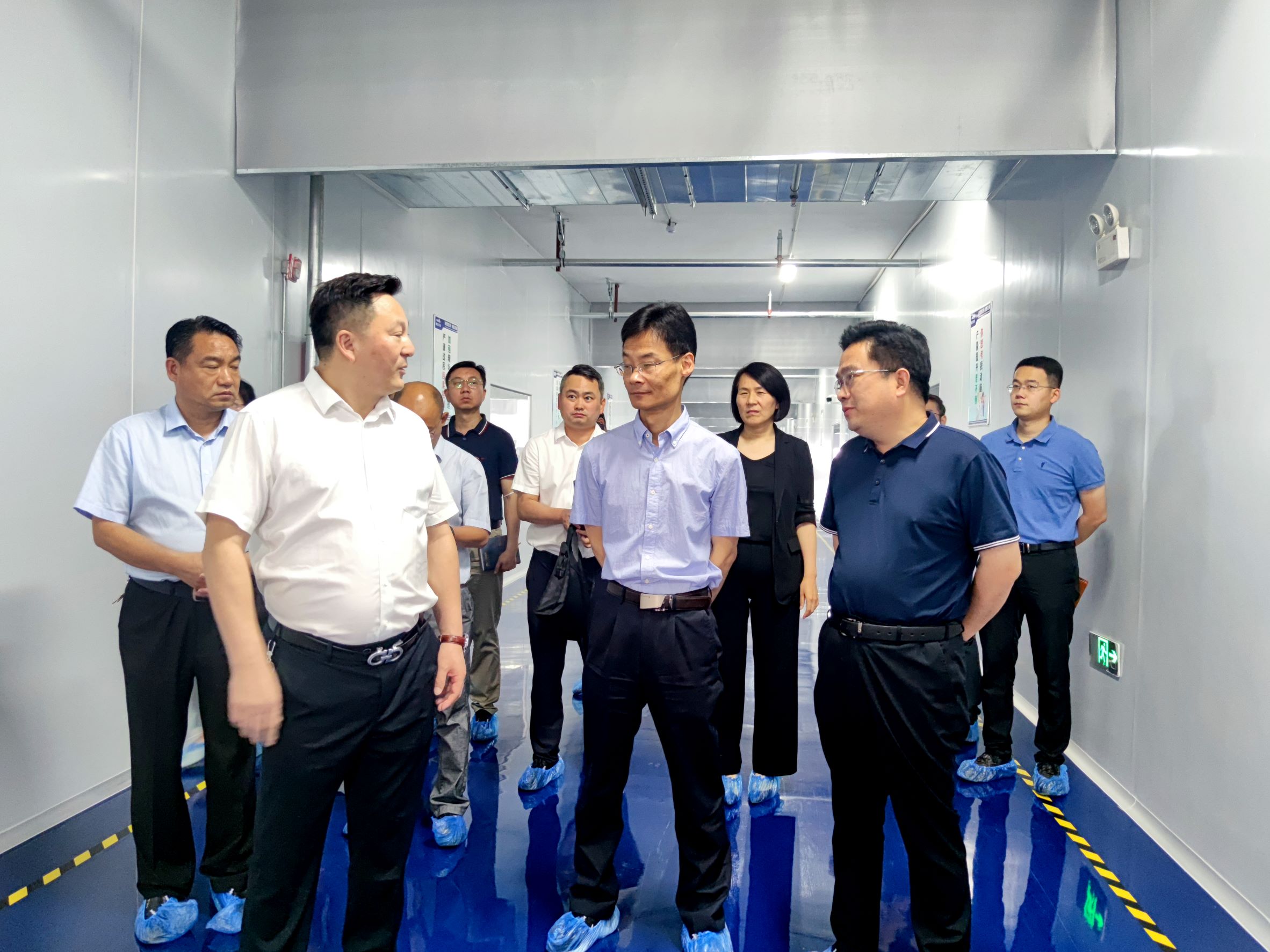 高新区管委会莅临壹芯调研指导 (4)